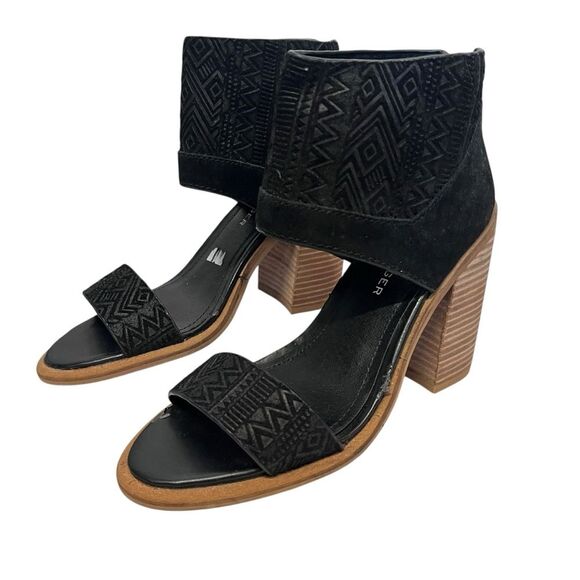 Kelsi Dagger Black Leather Suede Open Toe Strap Cuff Heels 5.5 Geometric Pattern - Picture 4 of 12